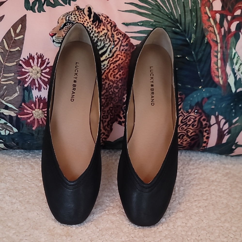 Black Leather Flats for Women - Picture 11 of 11
